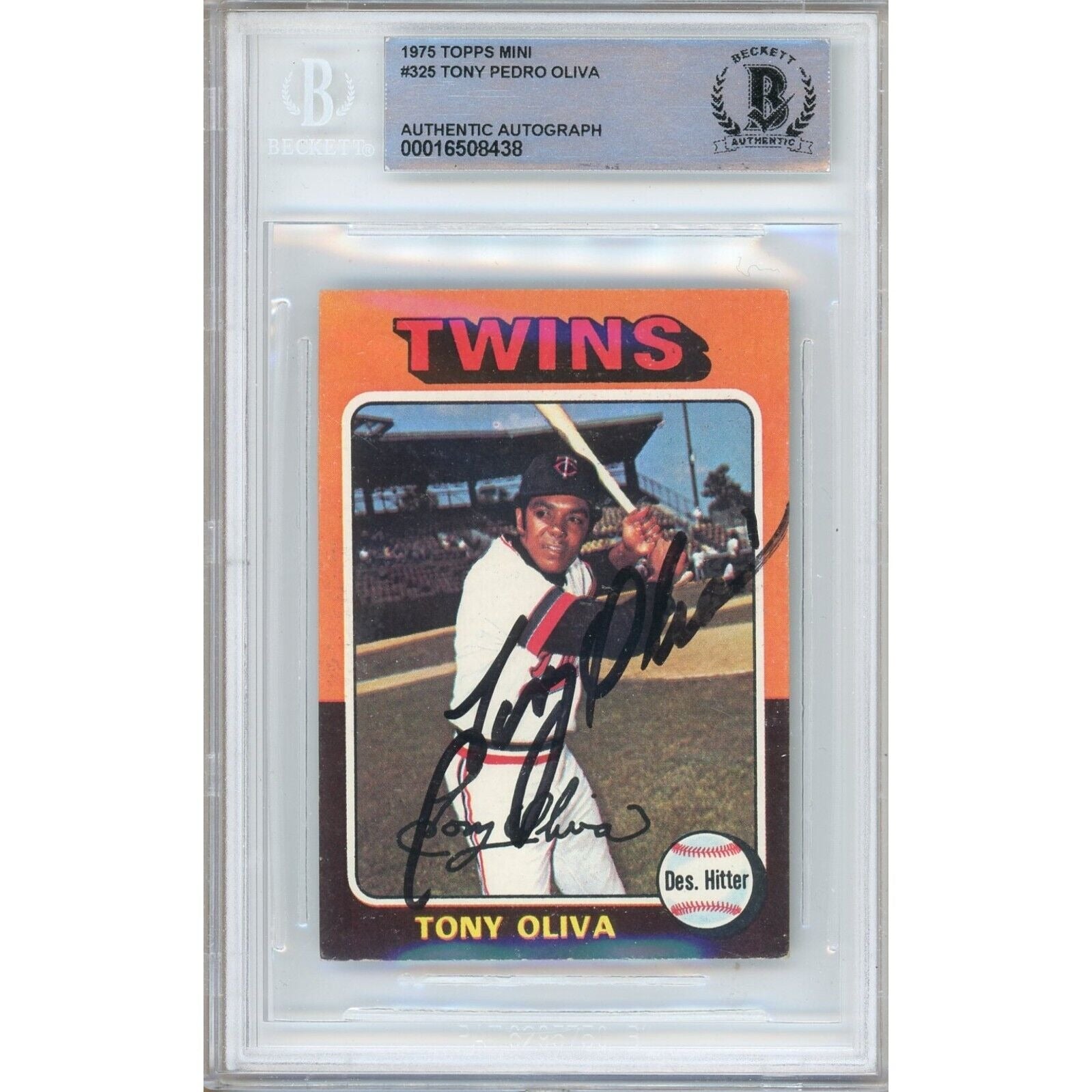Tony Oliva Minnesota Twins autographed trading card – full view – Beckett COA