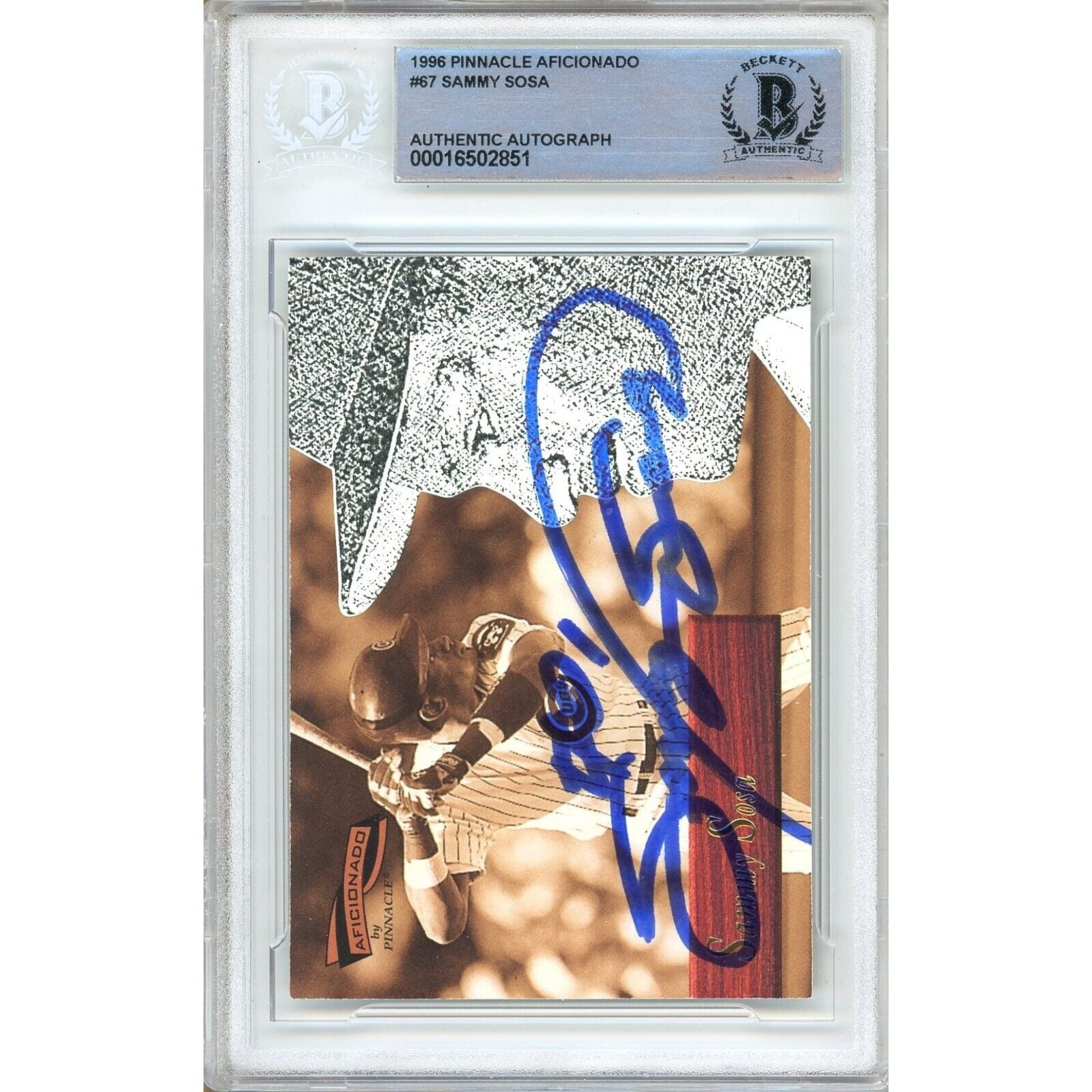Sammy Sosa Chicago Cubs signed trading card – signature close-up – Beckett COA