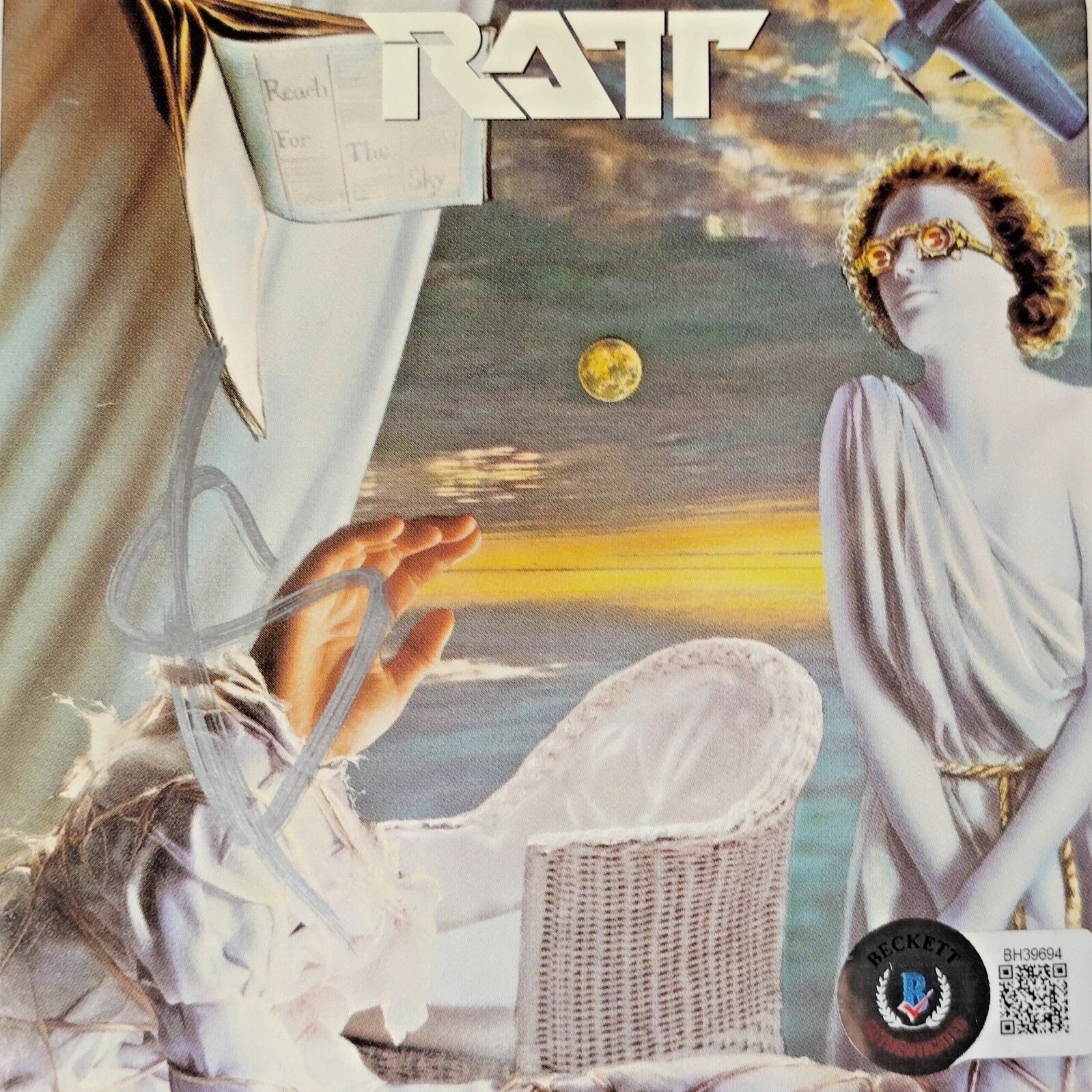 Stephen Pearcy Ratt signed memorabilia – signature close-up – Beckett COA