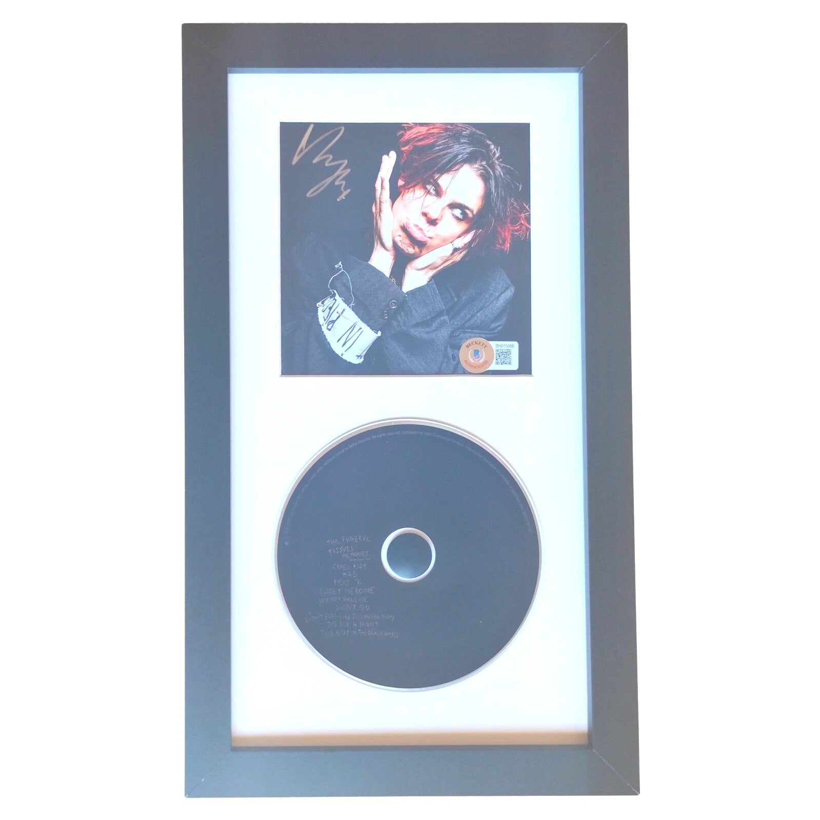 Yungblud autographed microphone – full view – Beckett COA