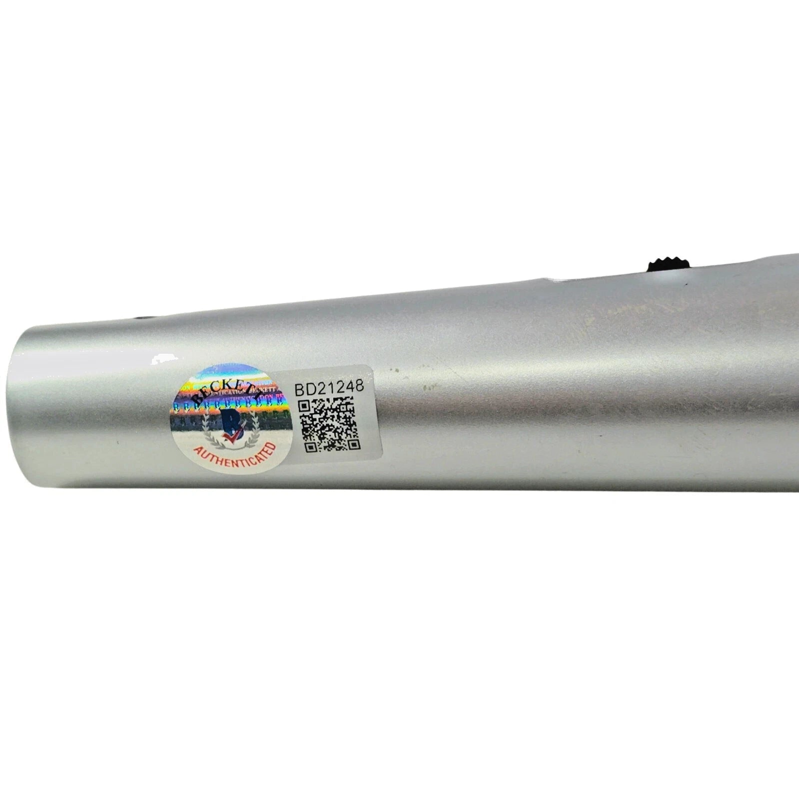 DJ Yella auto photo – authentication sticker – Beckett COA