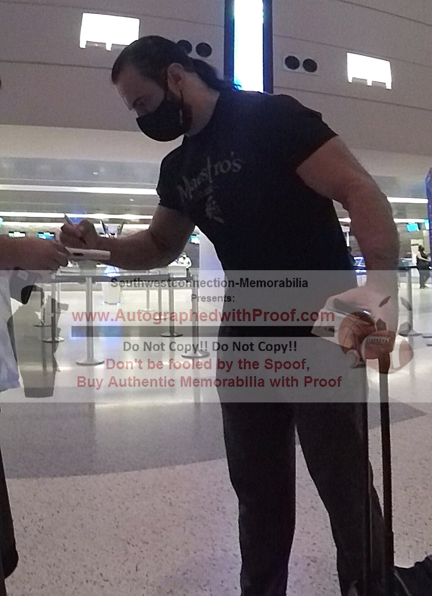 Drew Autographed Microphone Signed Trading Card Beckett BAS