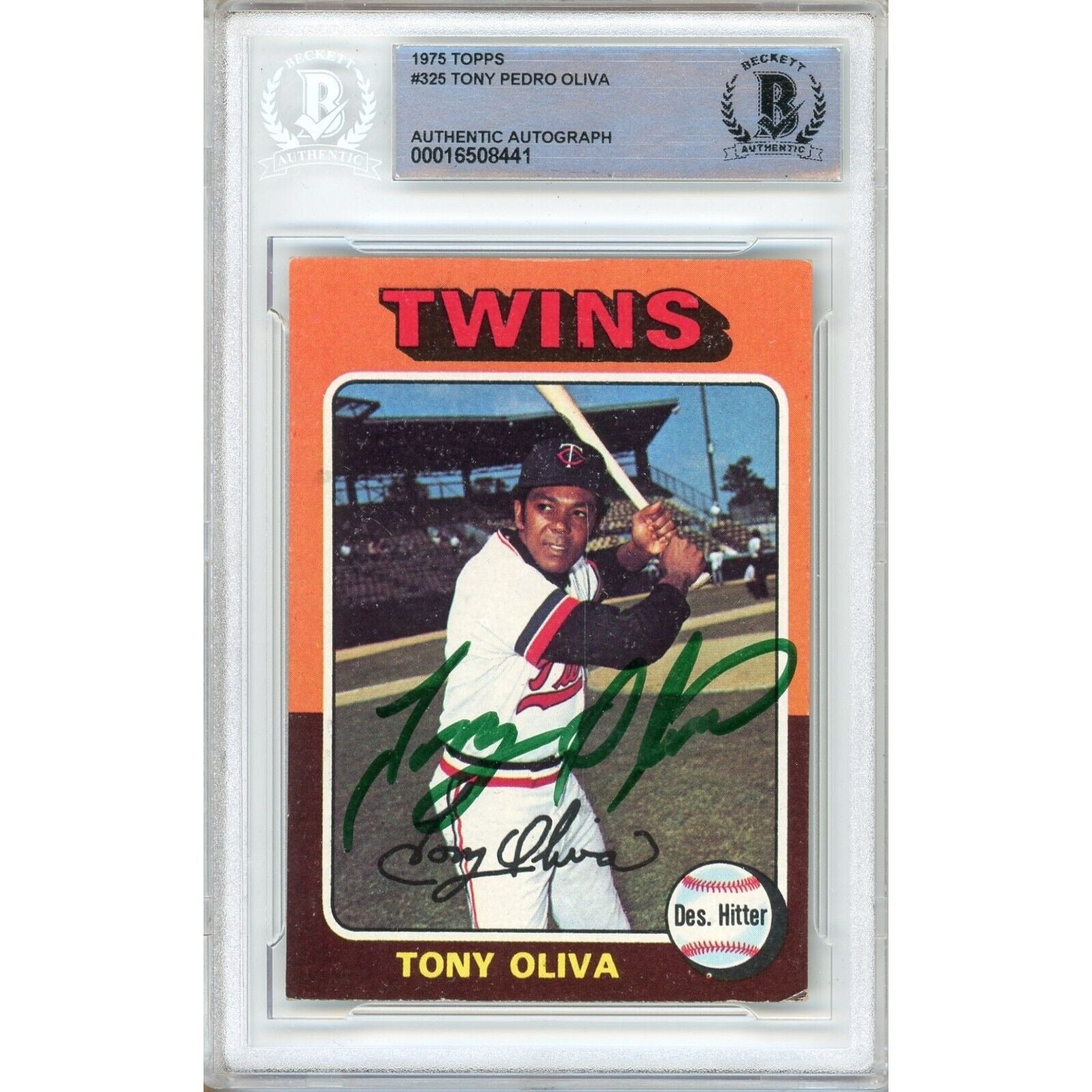Tony Oliva Minnesota Twins autographed trading card – full view – Beckett COA