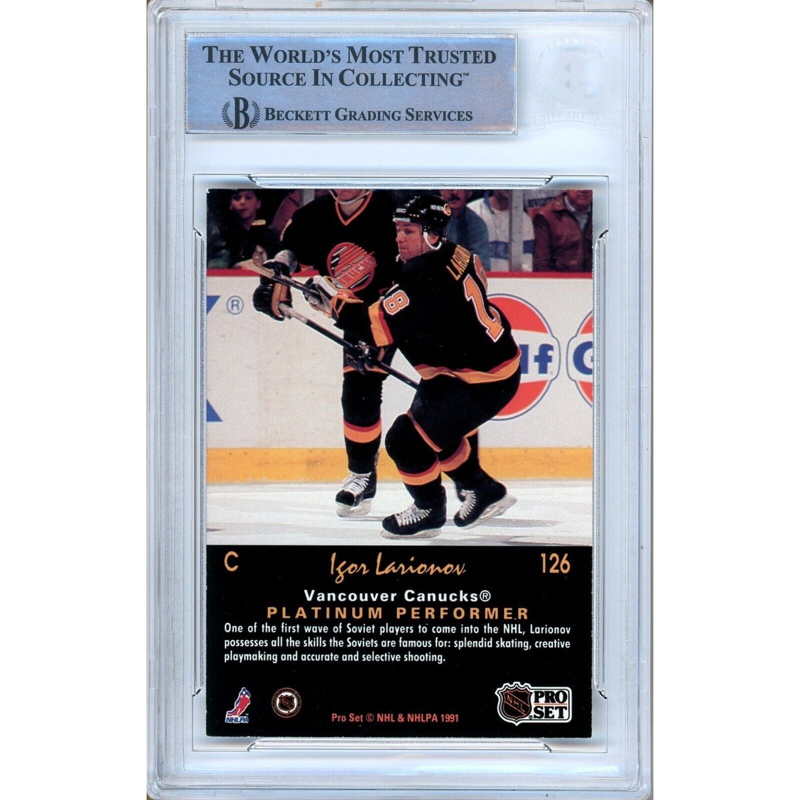 Igor Larionov Vancouver Canucks signed trading card – signature close-up – Beckett COA