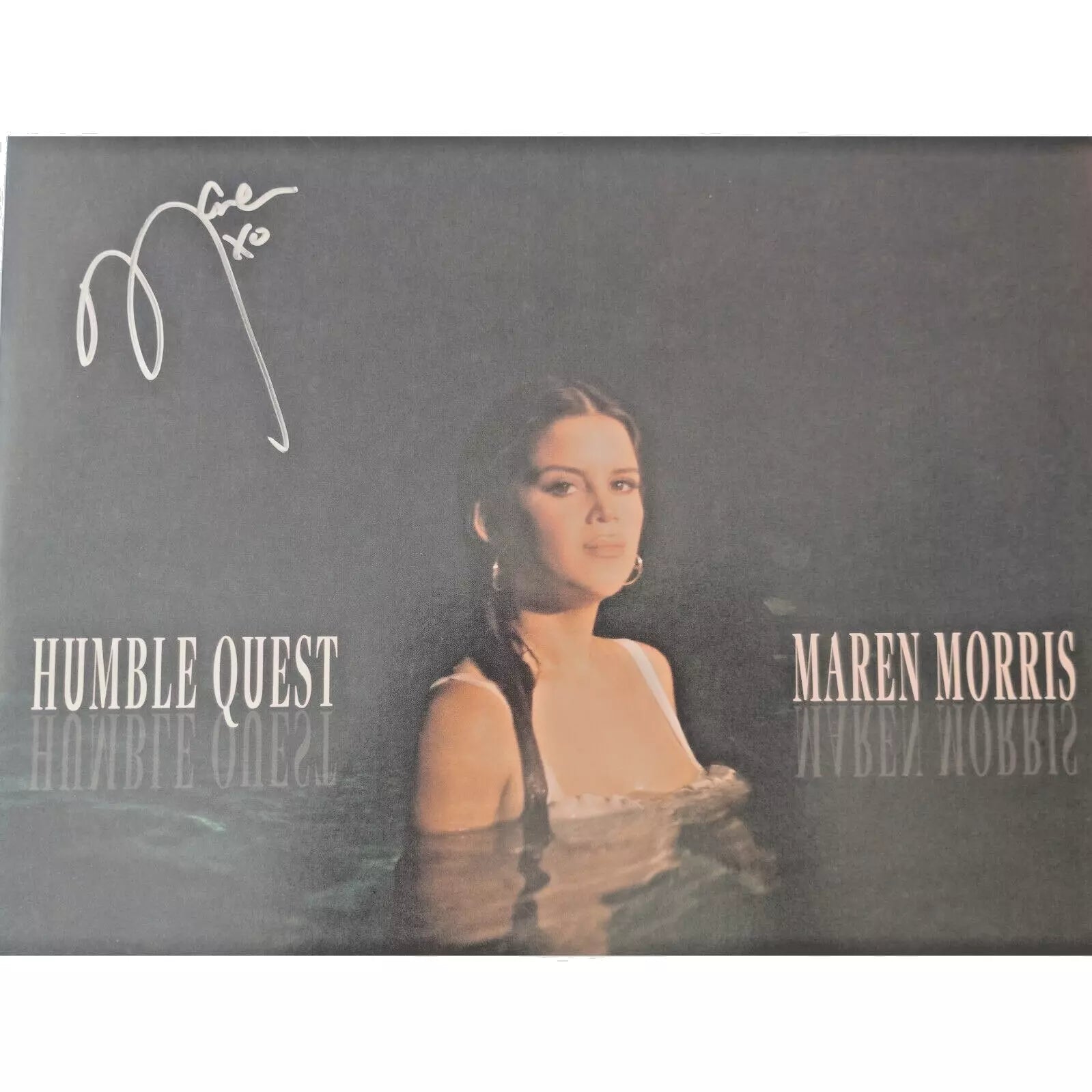 Maren Morris photo autograph – angled display – Beckett COA