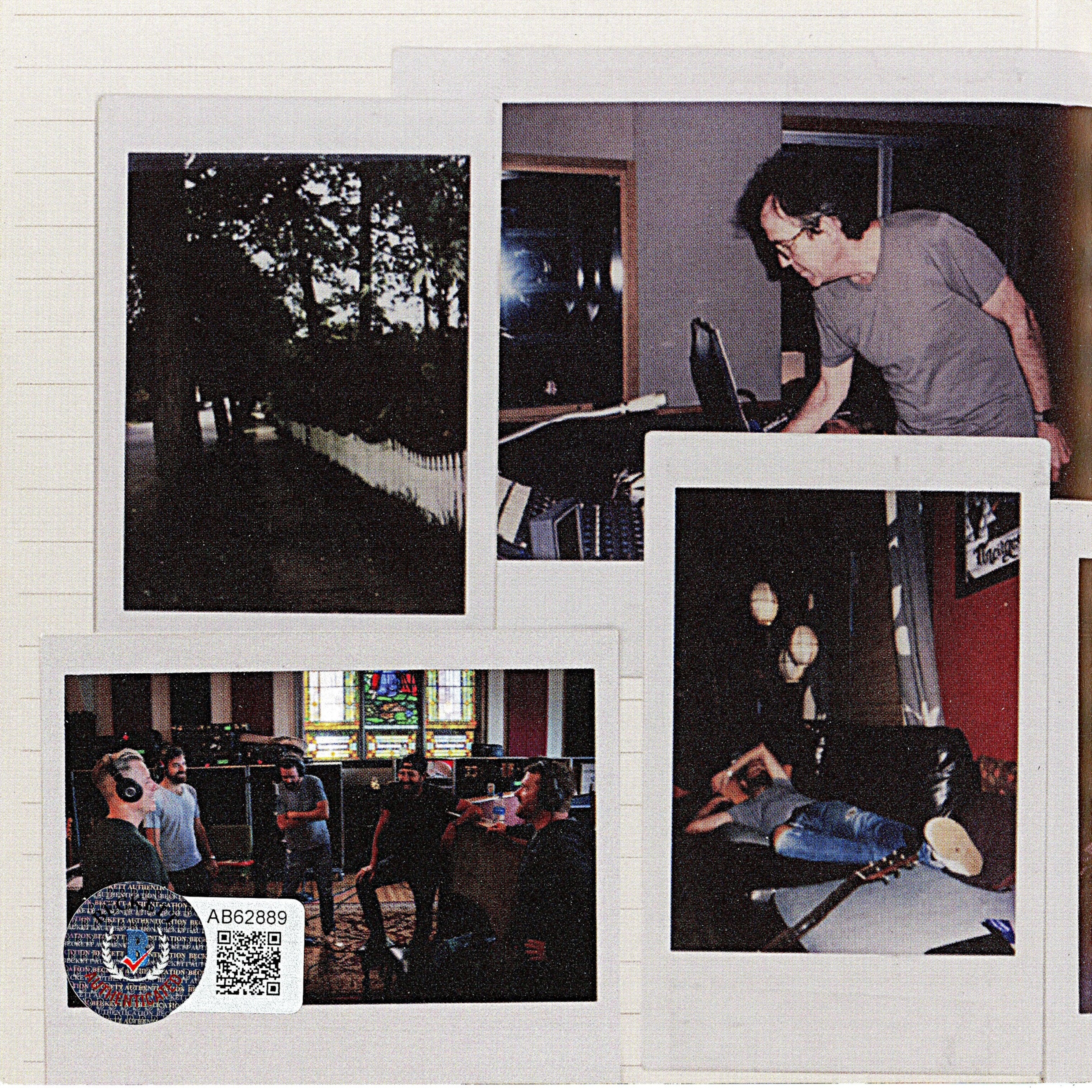 Old Dominion photo autograph – angled display – Beckett COA