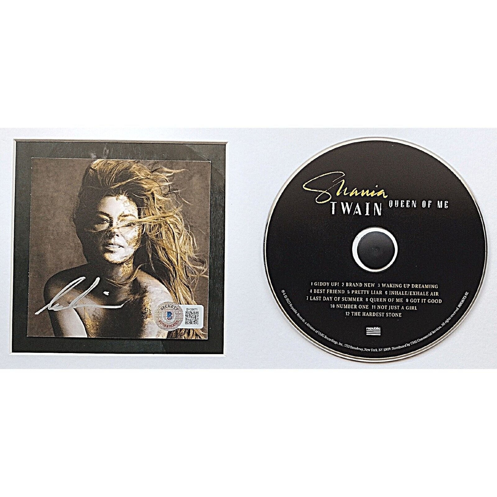 Shania Twain autographed memorabilia – full view – Beckett COA