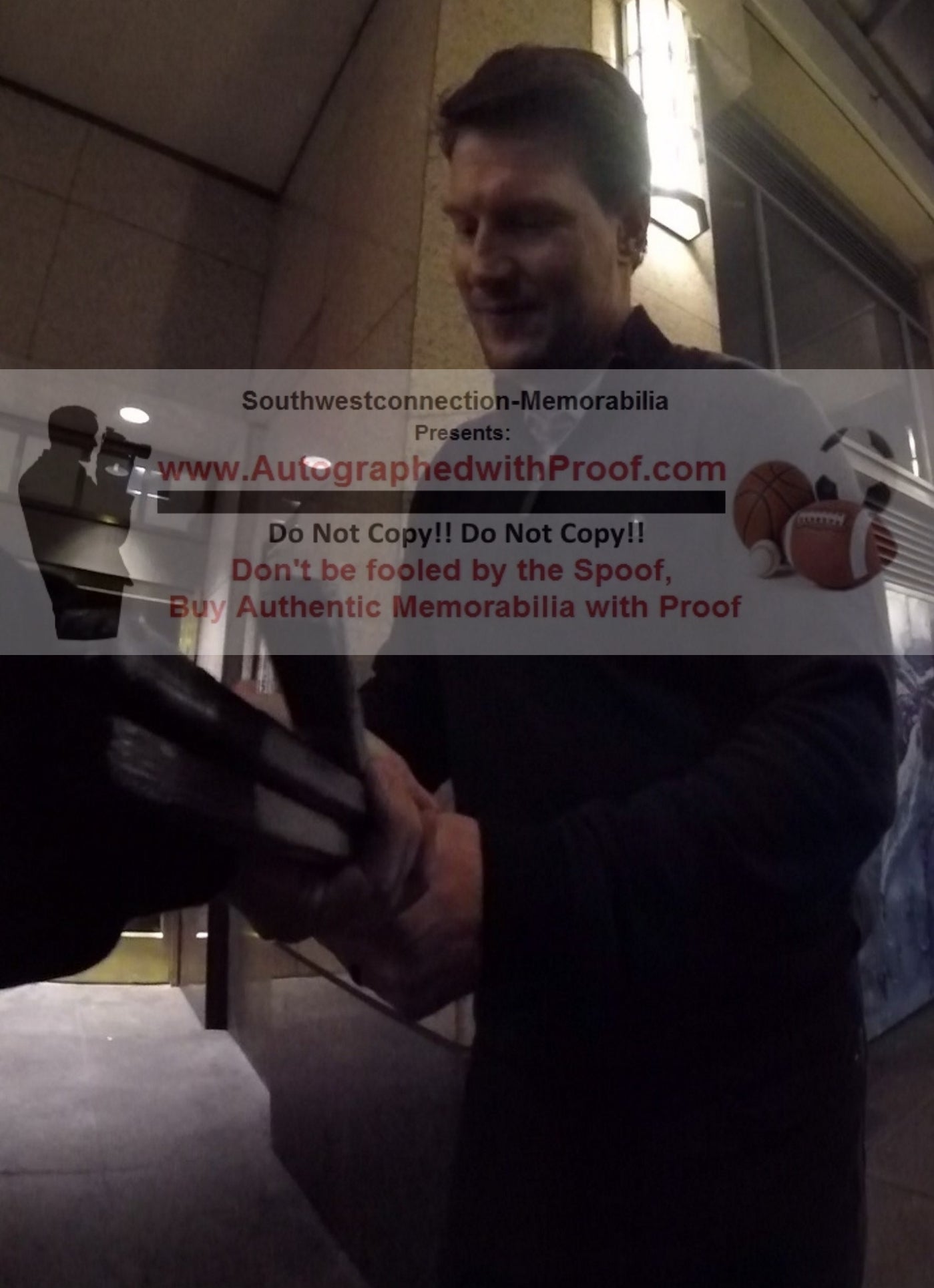 Shane Doan Arizona Coyotes memorabilia autograph – angled display – Beckett COA