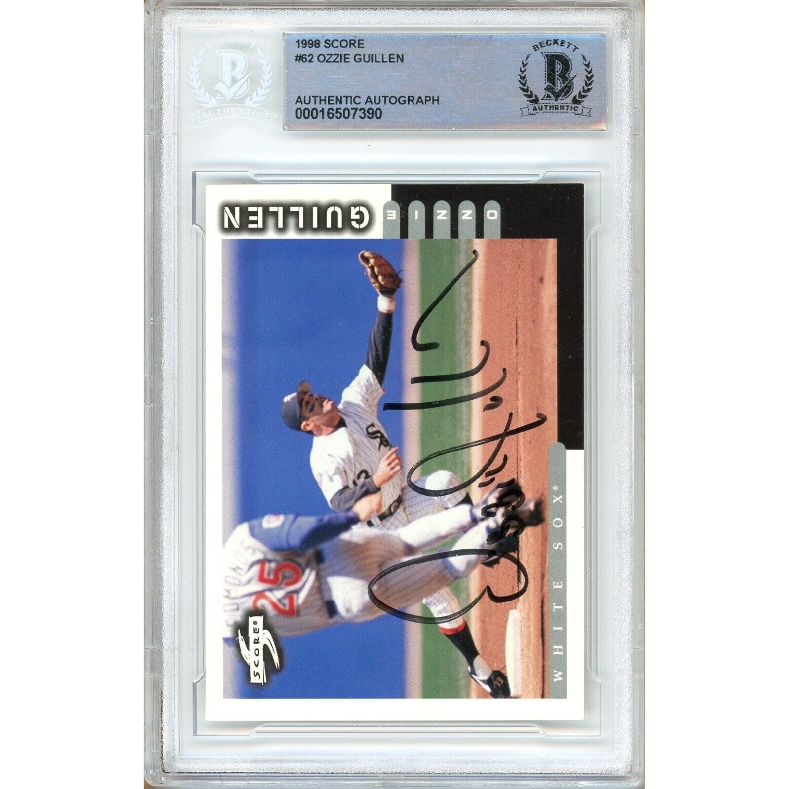 Ozzie Guillen Chicago White Sox signed trading card – signature close-up – Beckett COA