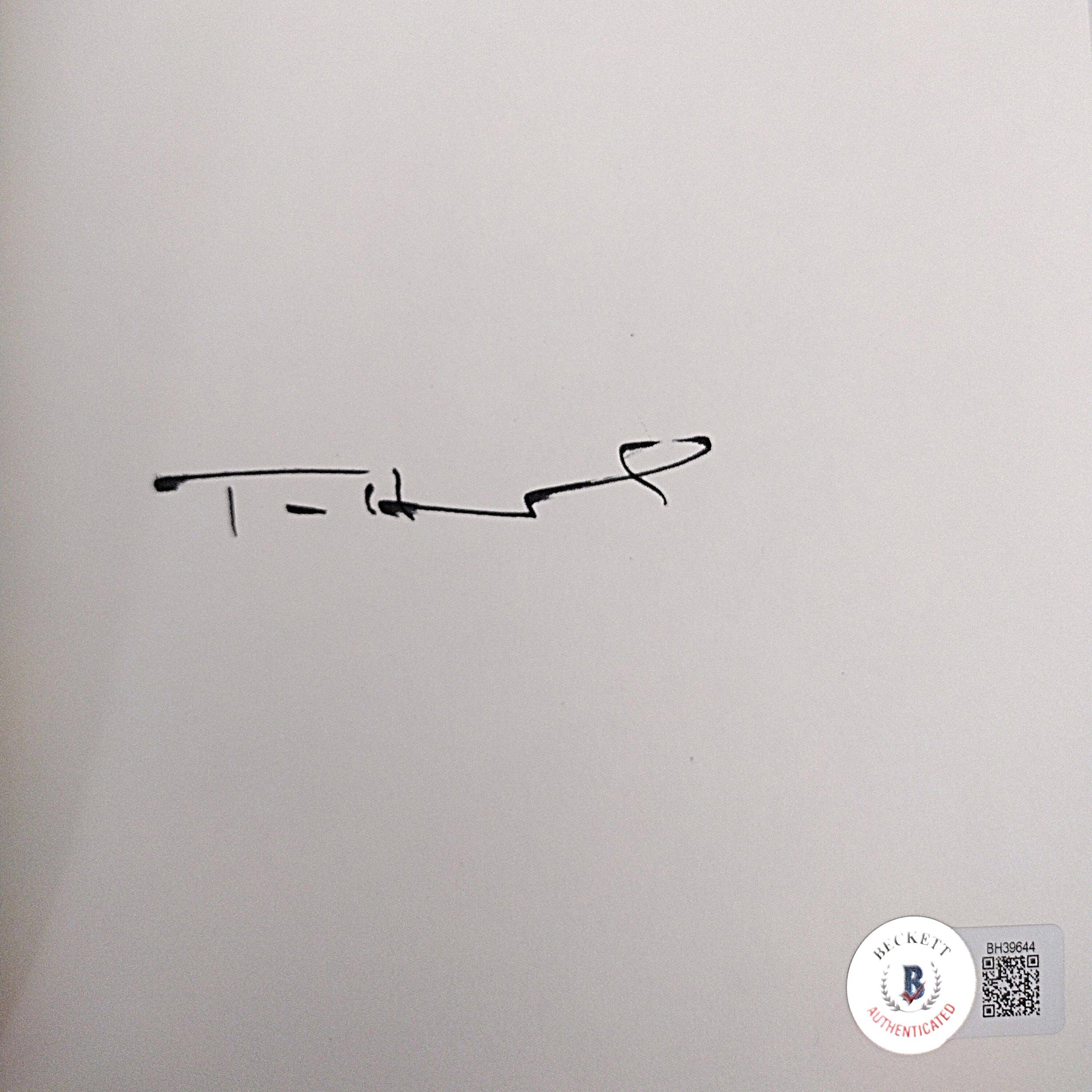 Tom Hanks signed memorabilia – signature close-up – Beckett COA