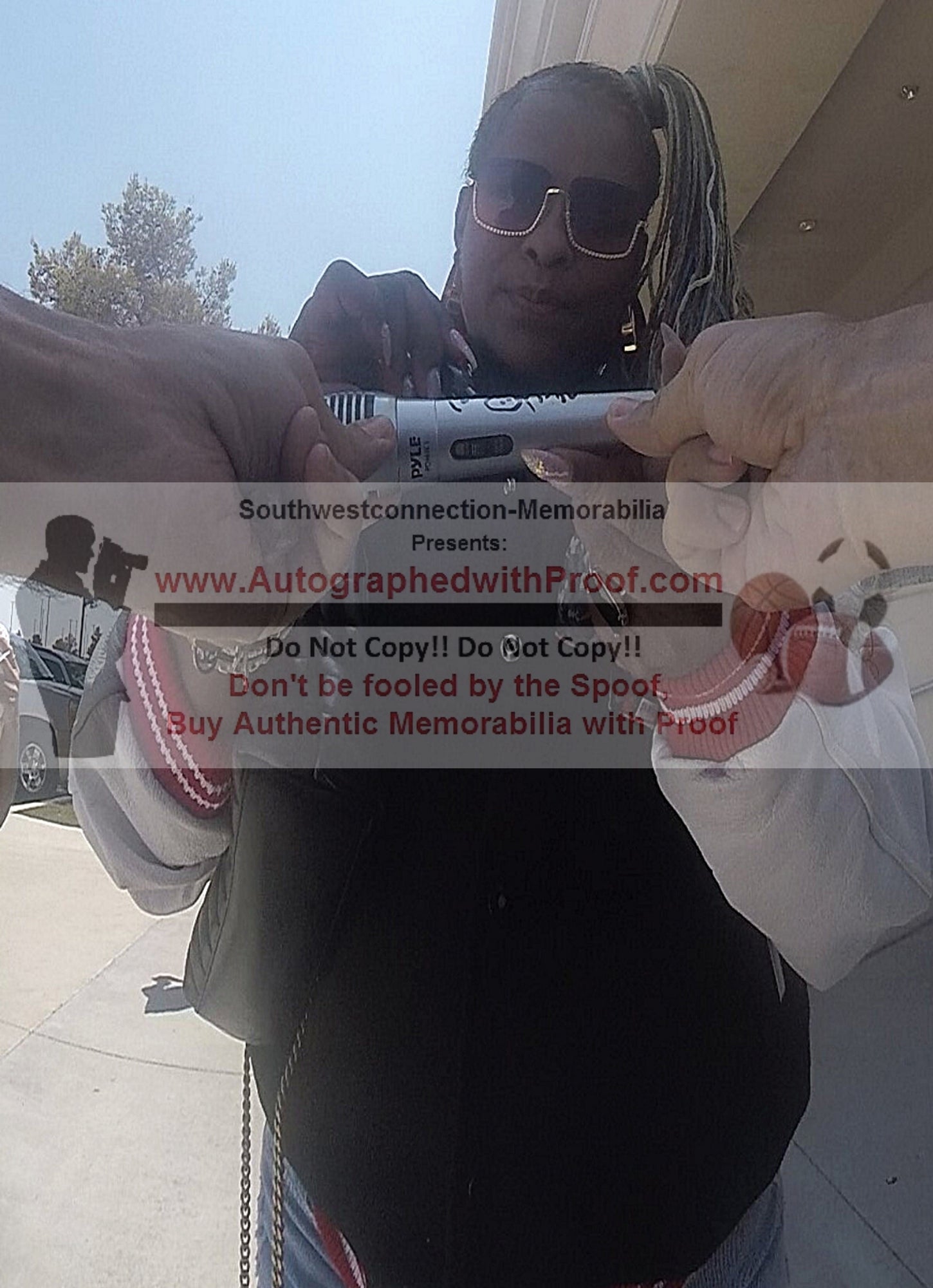 Yo Signed Microphone Photo Beckett BAS