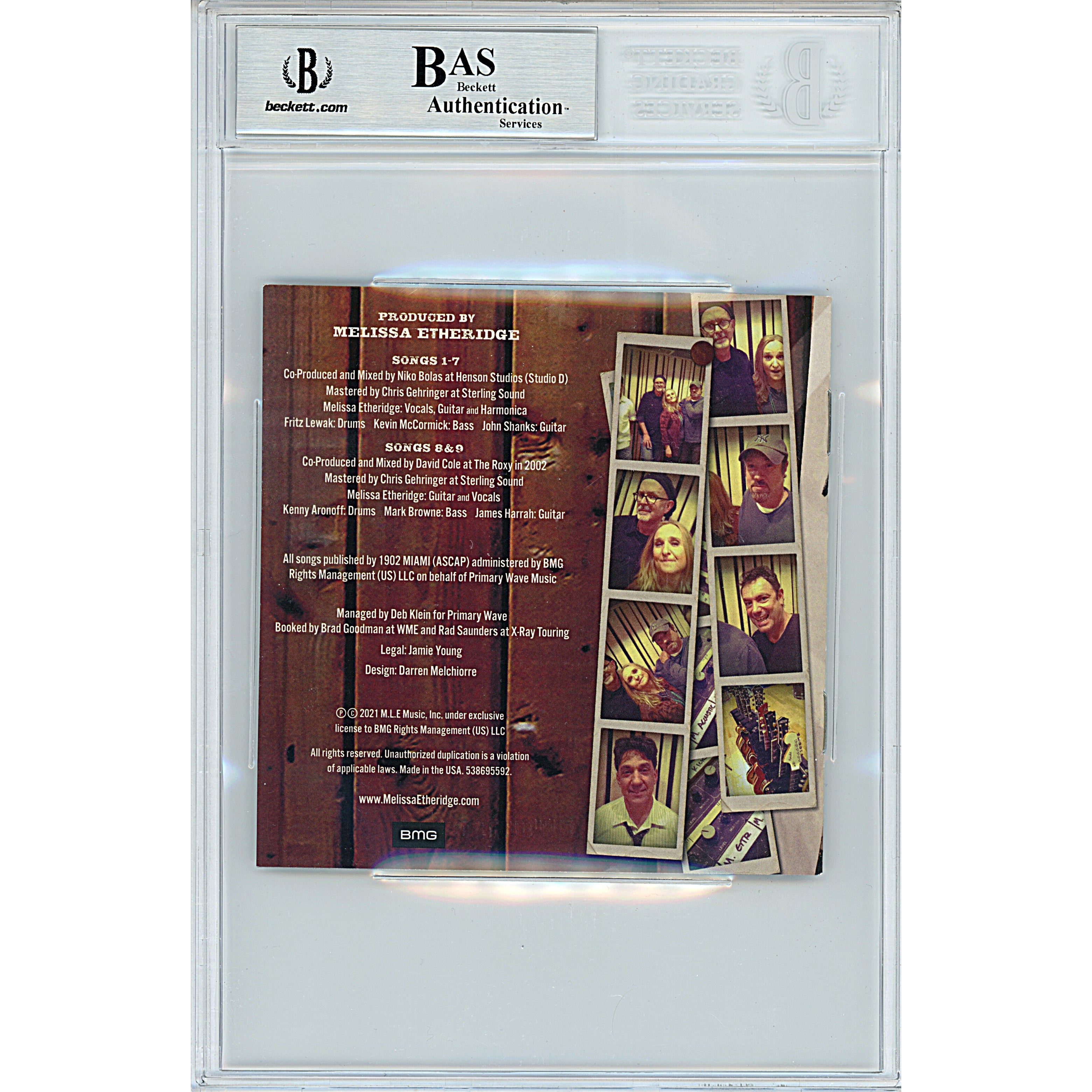 Melissa Etheridge signed photo – signature close-up – Beckett COA