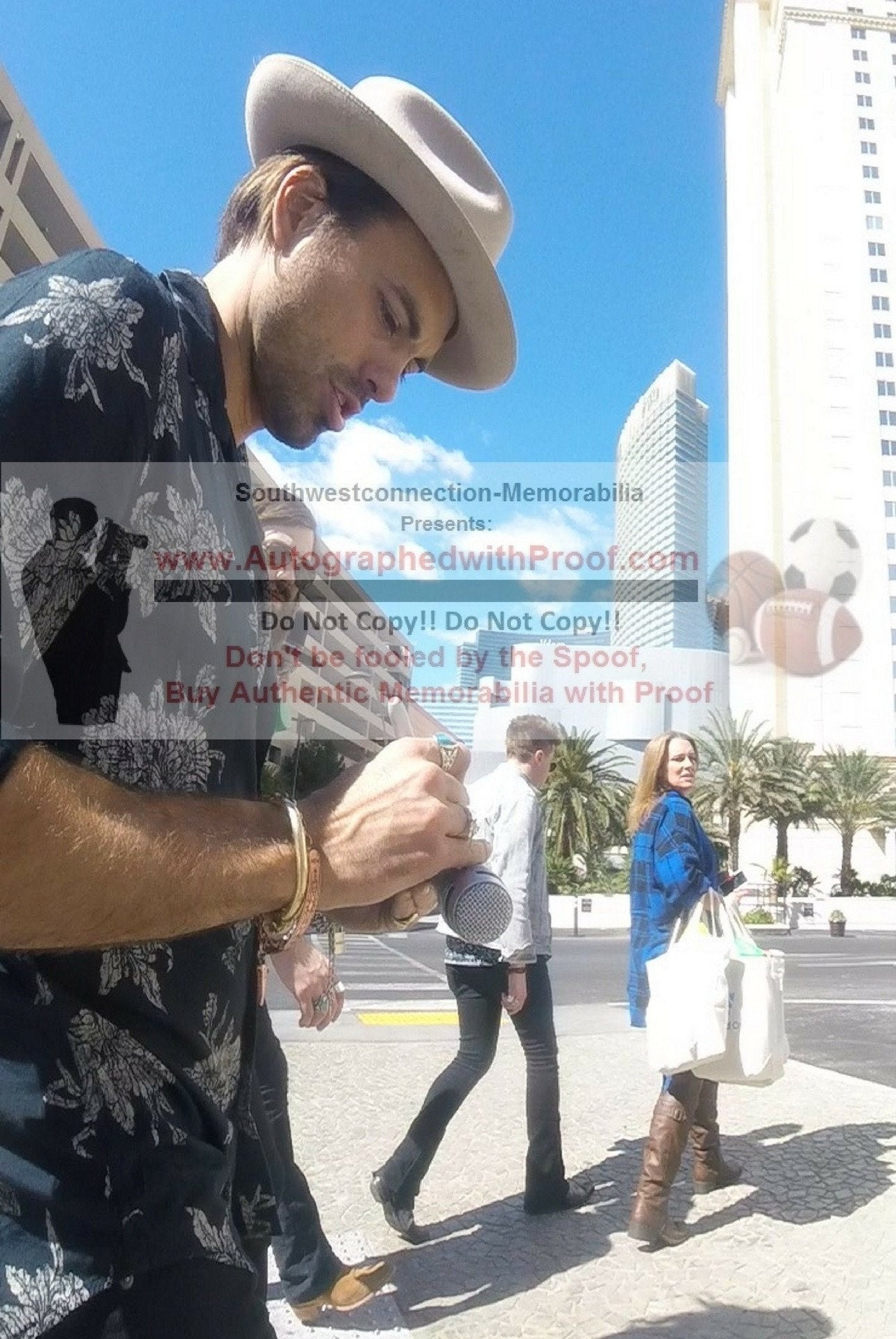 A Thousand Horses Auto Microphone – Beckett BAS