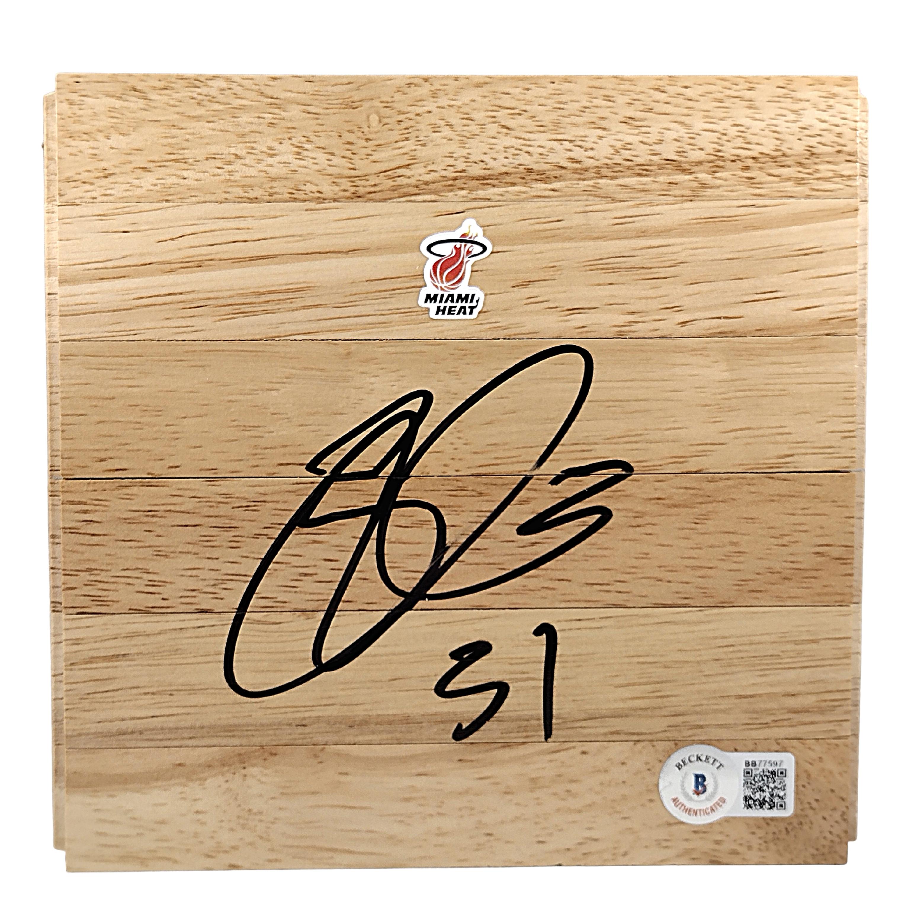 Ricky Davis signed basketball – signature close-up – Beckett COA