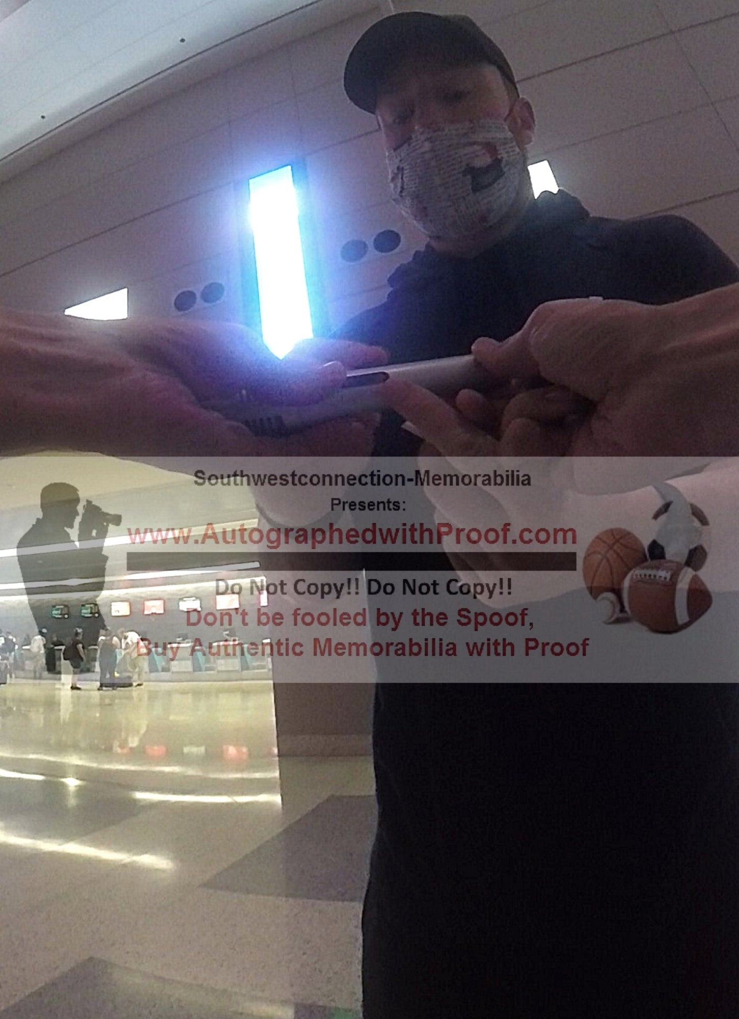 Sheamus signed photo – signature close-up – Beckett COA