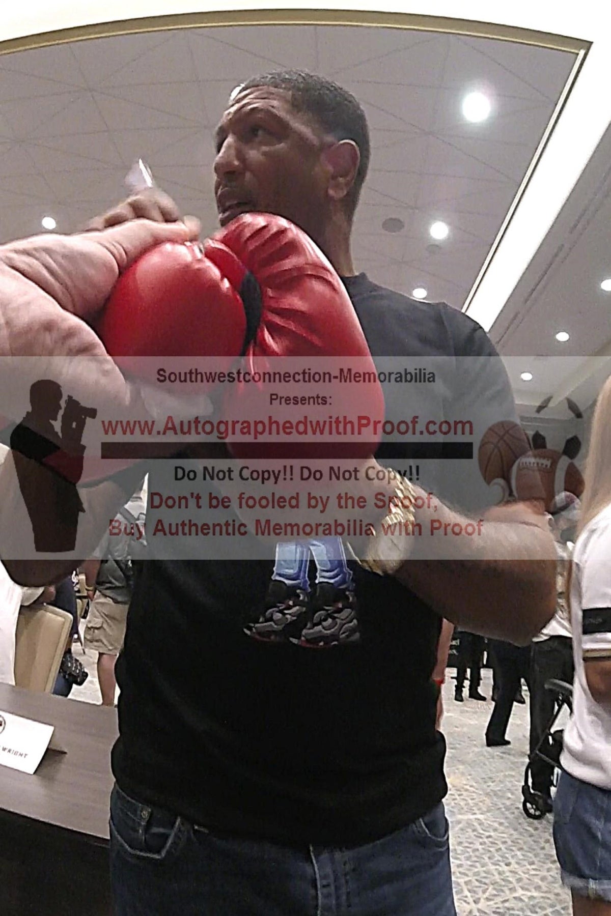 Boxing Gloves- Autographed- Winky Wright Signing Red Everlast Boxing Glove Proof Photo Beckett Authentication 1