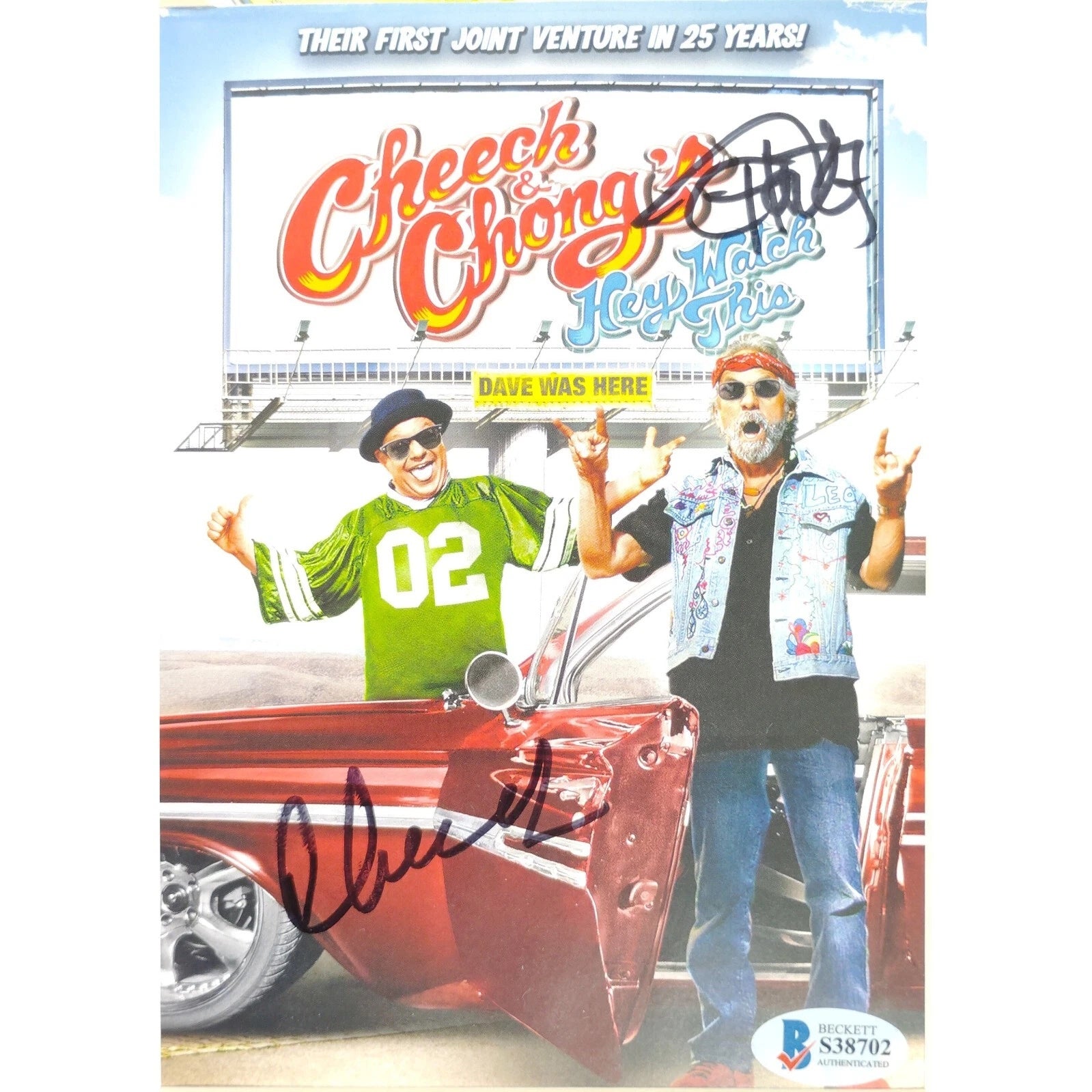 Cheech and Chong signed photo – signature close-up – Beckett COA