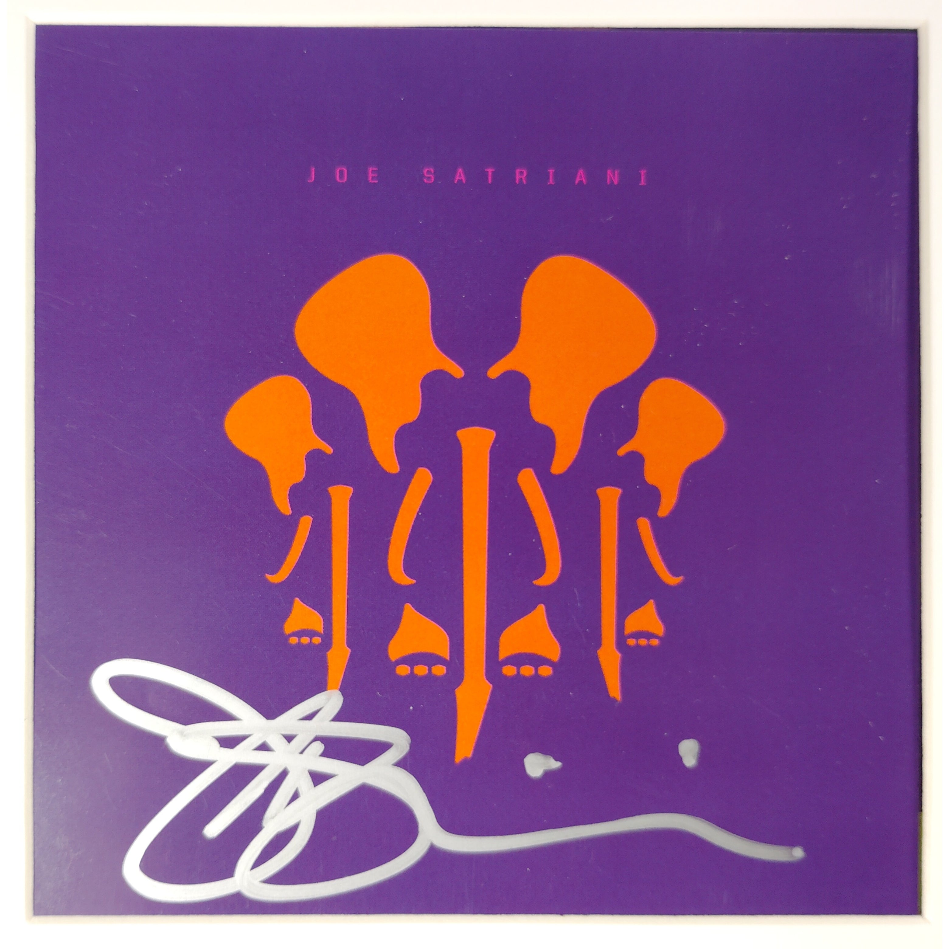 Joe Satriani signed photo – signature close-up – Beckett COA