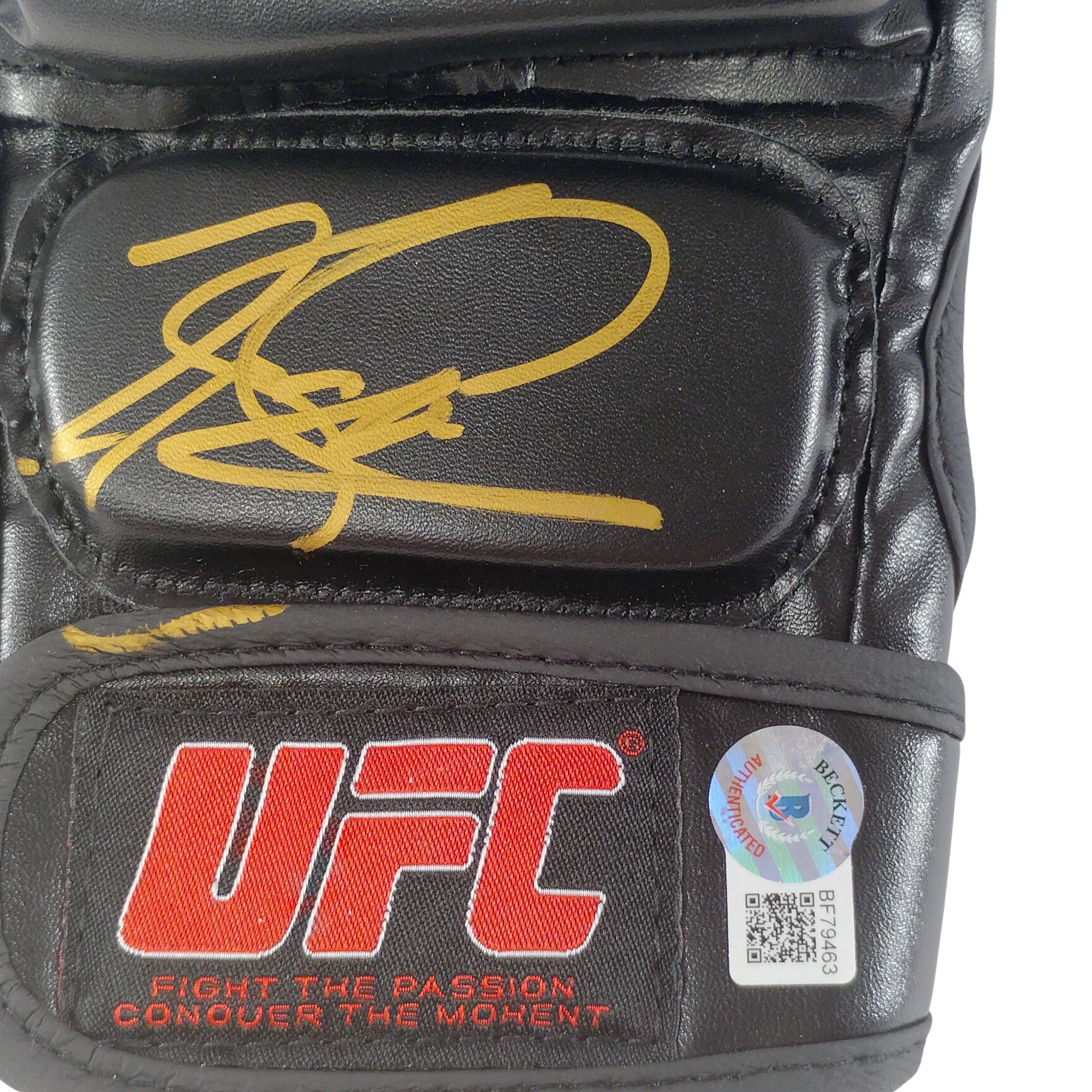 Kelvin Gastelum auto memorabilia – authentication sticker – Beckett COA