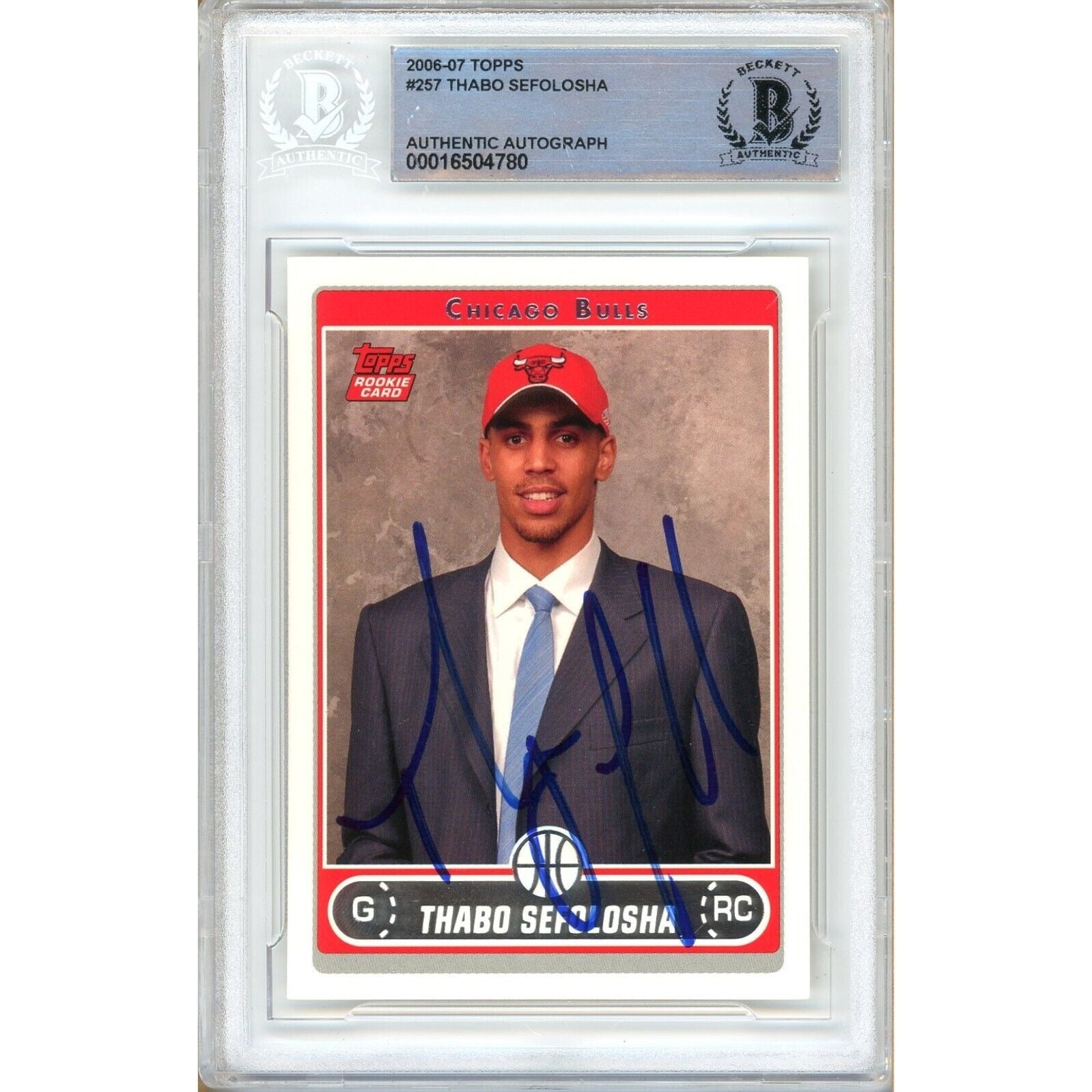 Basketballs- Autographed- Thabo Sefolosha Chicago Bulls Signed 2006-07 Topps Trading Card Beckett Authentic Auto Slab Front