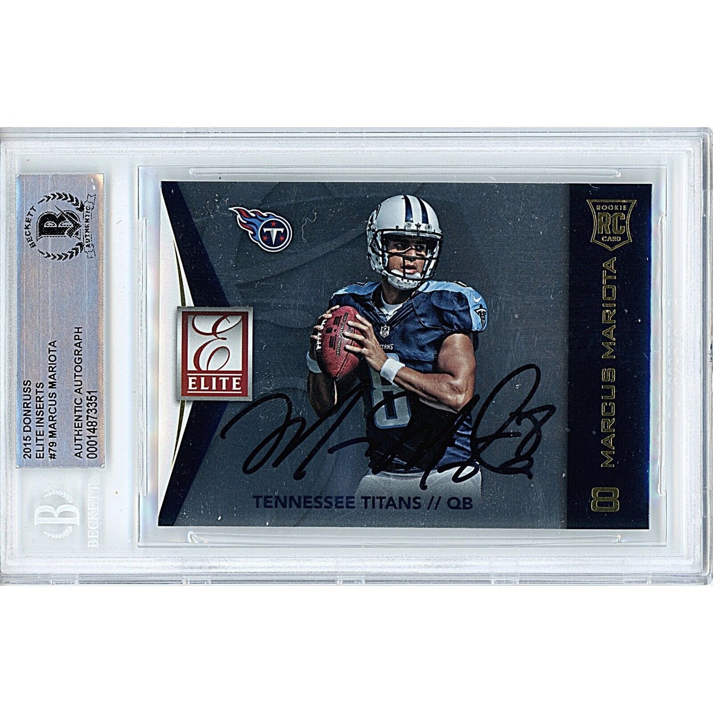 Footballs- Autographed- Marcus Mariota Tennessee Titans Signed 2015 Donruss Elite Rookie Football Card Beckett Authentic Auto Slab Front