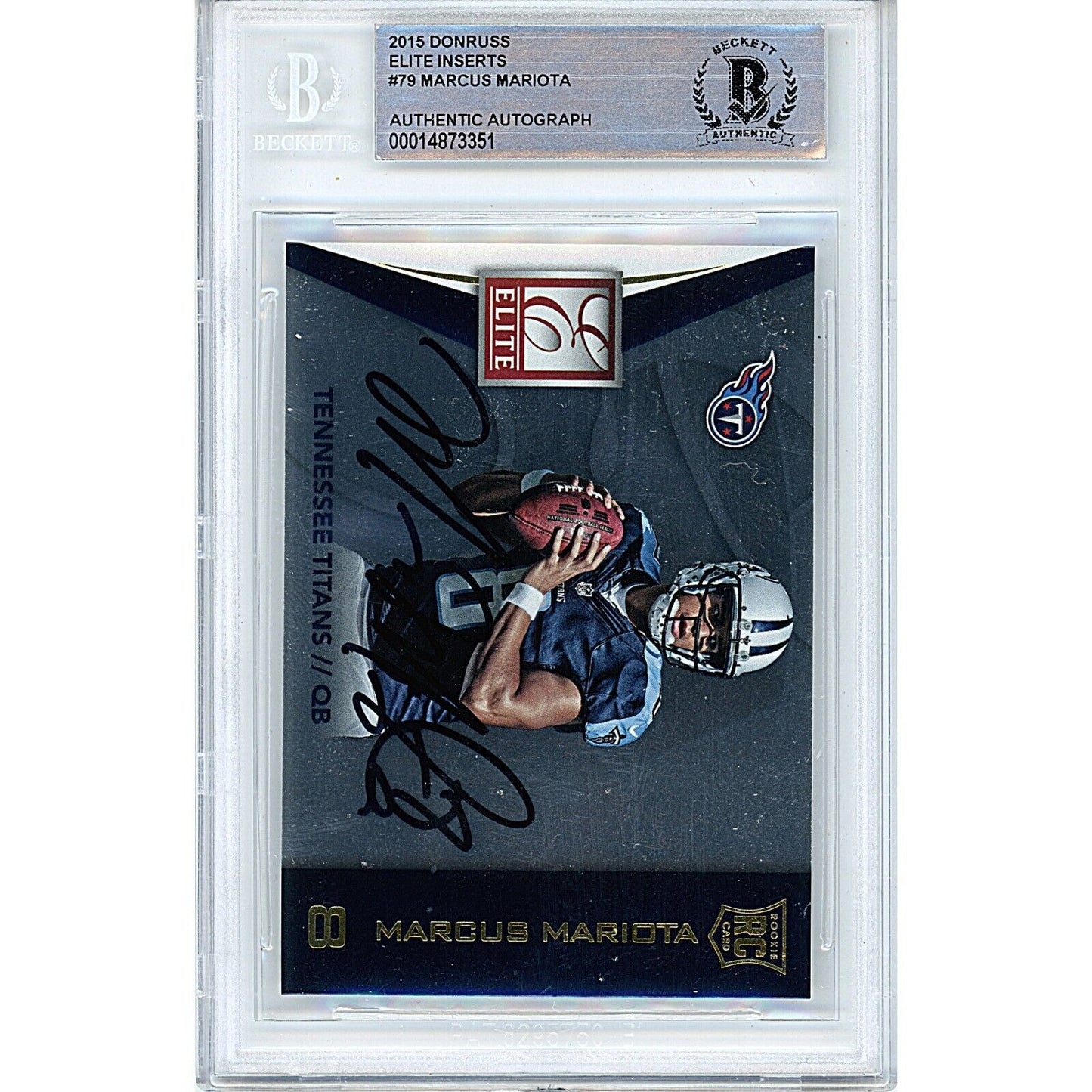 Footballs- Autographed- Marcus Mariota Tennessee Titans Signed 2015 Donruss Elite Rookie Football Card Beckett Authenticated Auto Slab Front