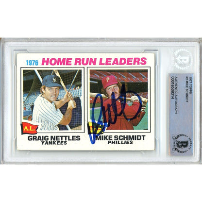 Baseballs- Autographed- Mike Schmidt Philadelphia Phillies Signed 1977 Topps Home Run Leaders Baseball Card Beckett Authentic Auto Slab Front