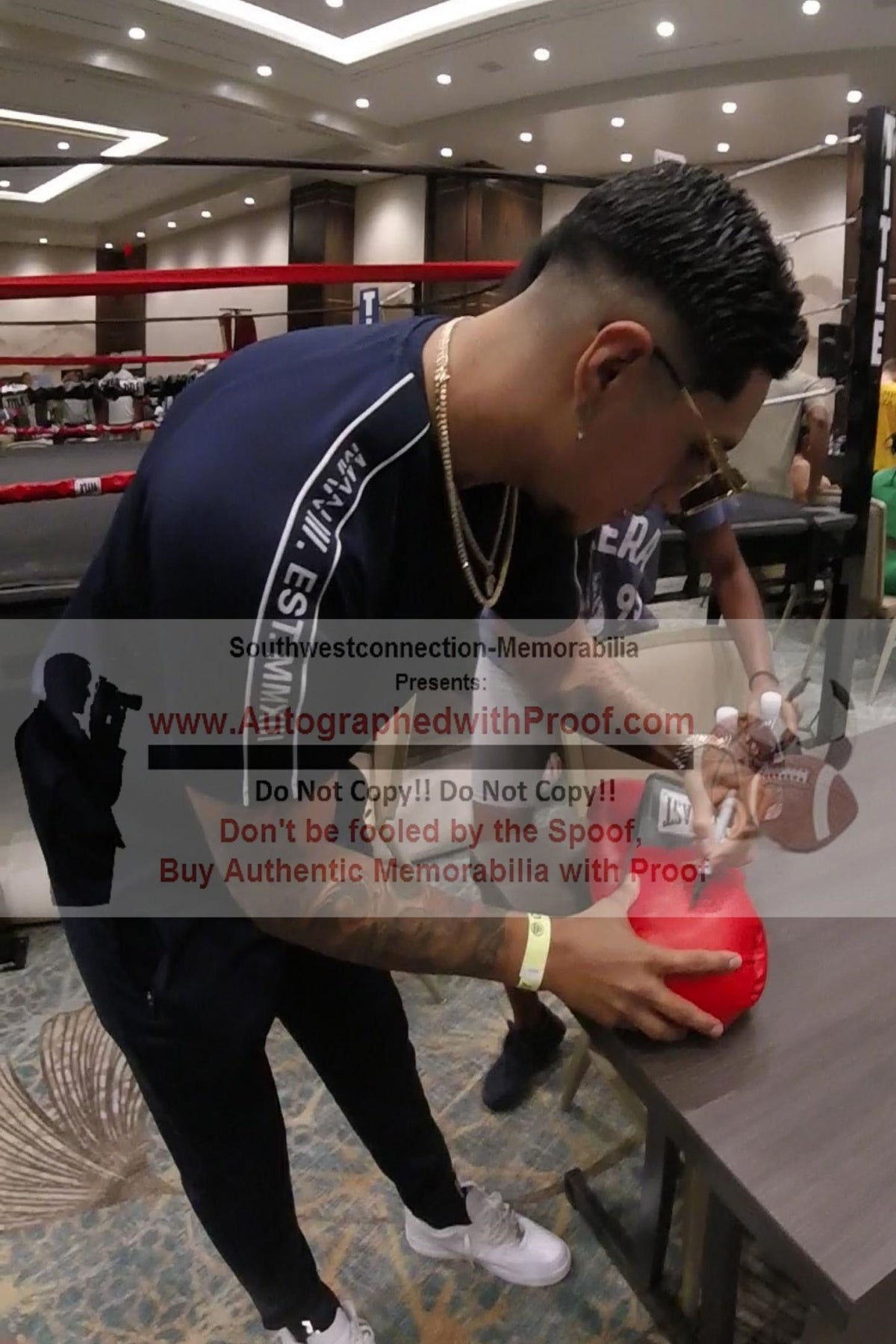 Boxing Gloves- Autographed- Fernando Vargas Jr Signing Red Everlast Right Handed Boxing Glove Proof Photo Beckett Authentication 1