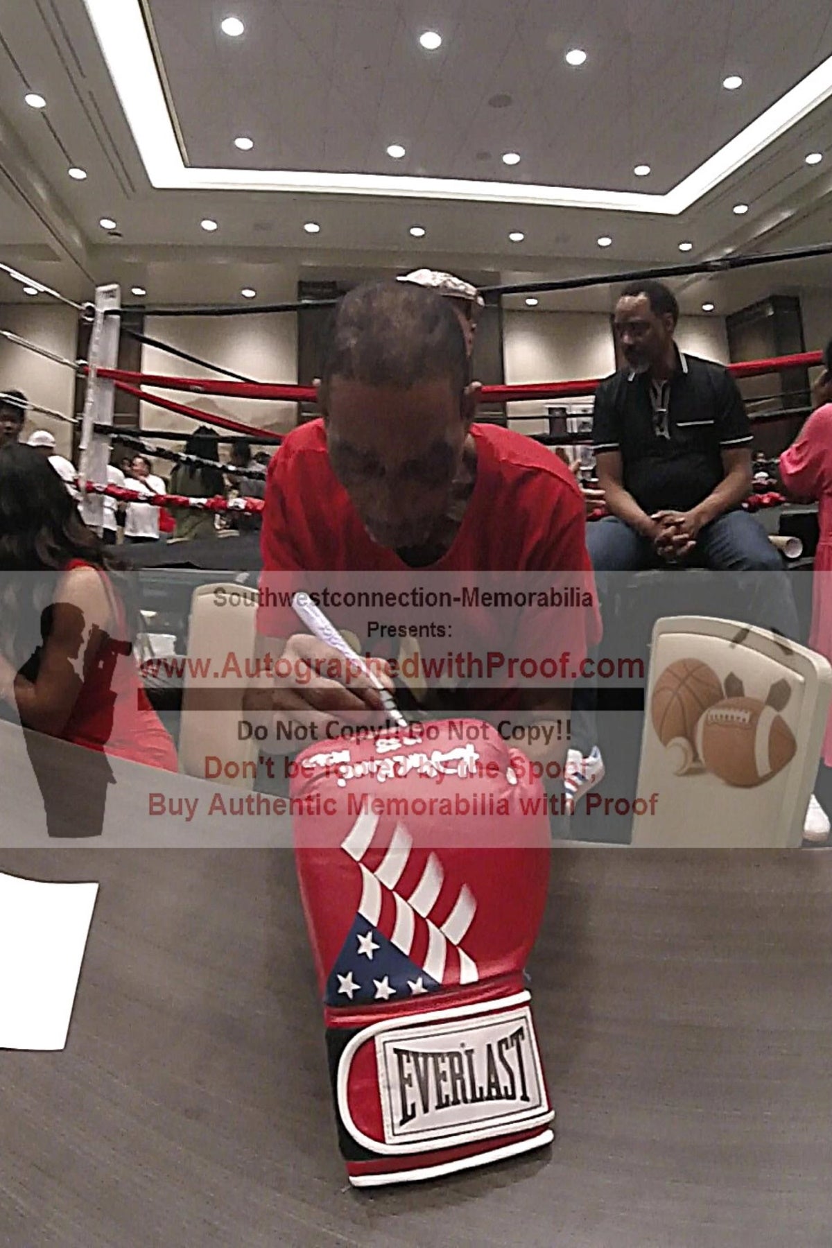 Boxing Gloves- Autographed- Kennedy The King McKinney Signing Everlast USA Flag Boxing Glove Proof Photo Beckett Authentication 1