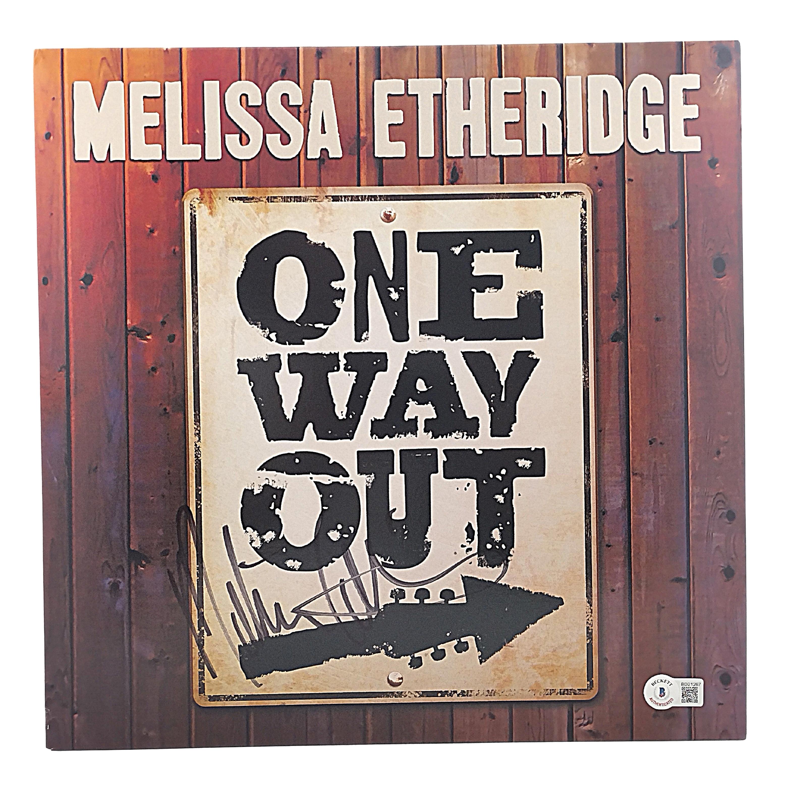 Melissa Etheridge signed photo – signature close-up – Beckett COA