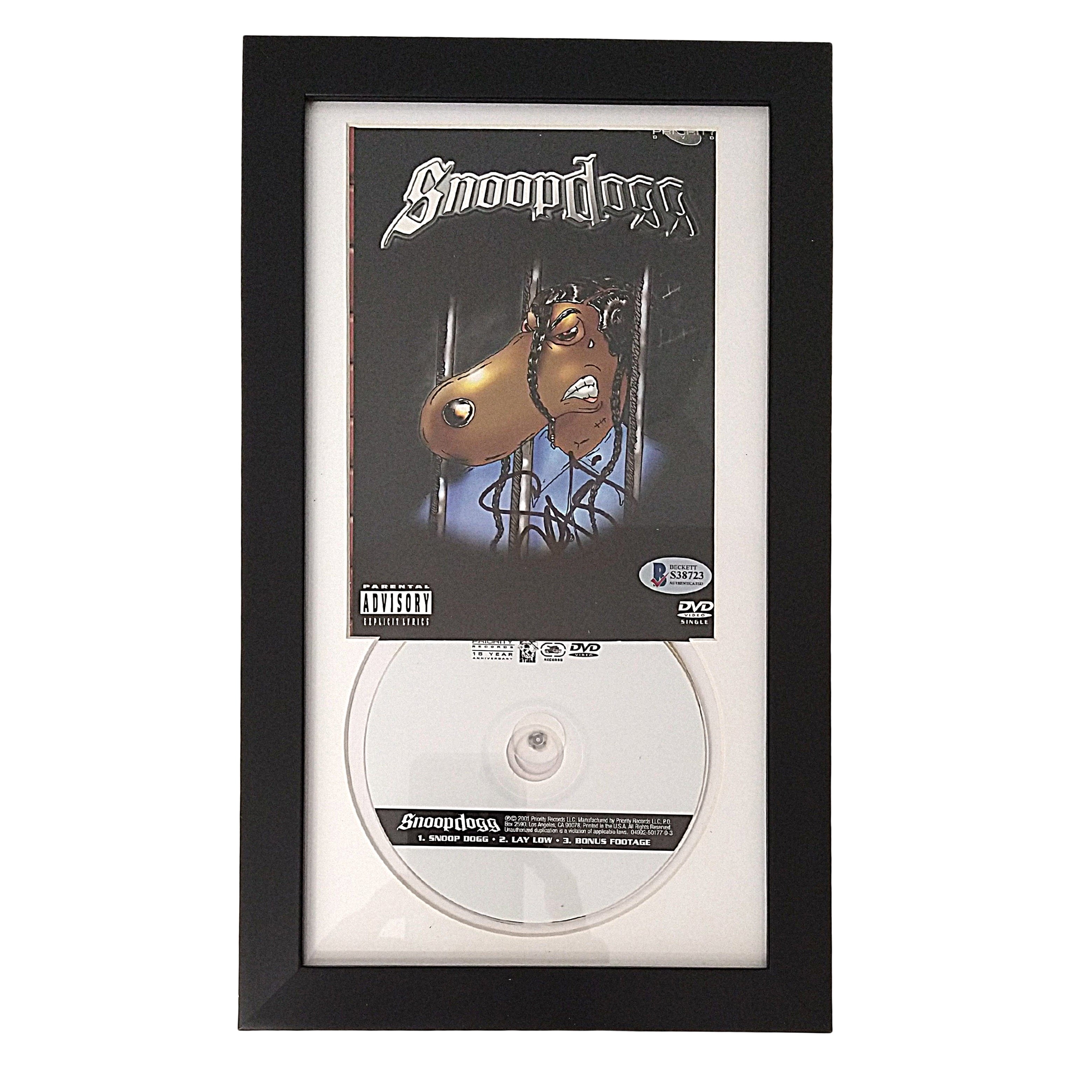 Snoop Dogg autographed photo – full view – Beckett COA