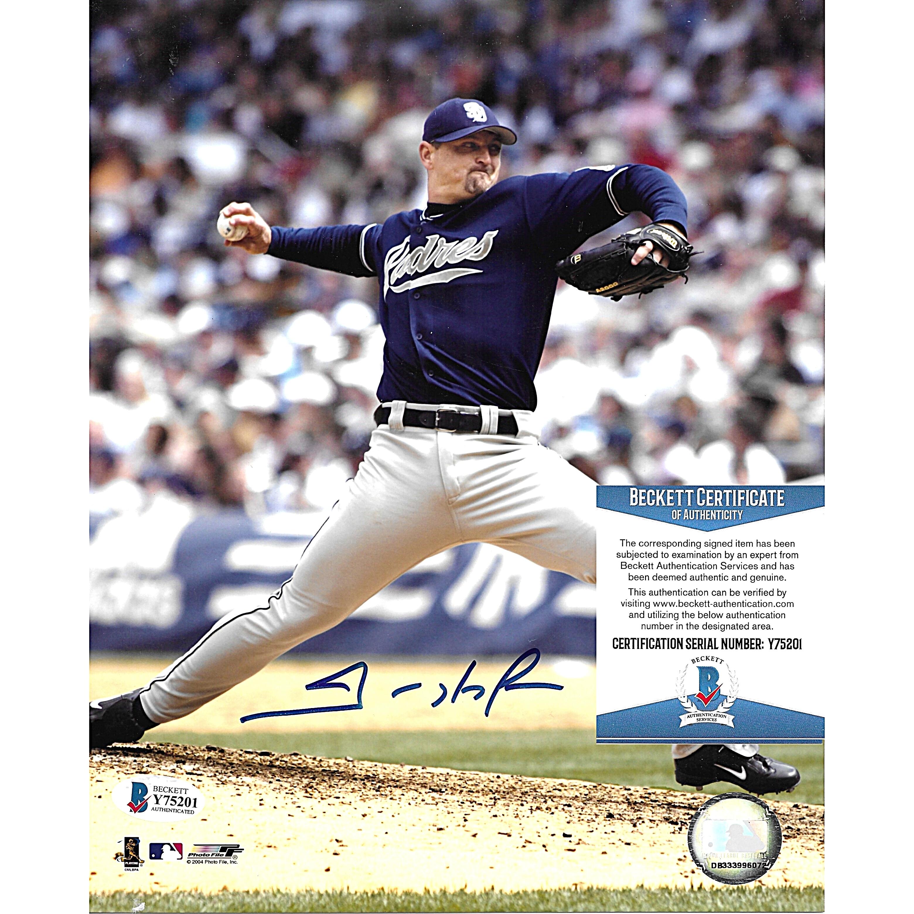 Trevor Hoffman autographed baseball – full view – Beckett COA